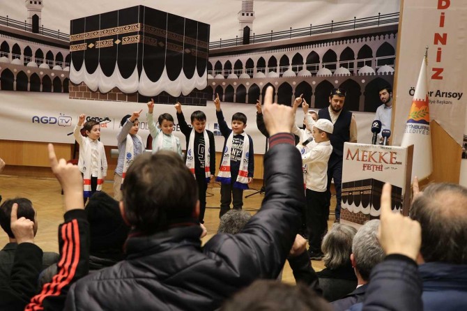 Mekke'nin fethi İstanbul'da kutlandı
