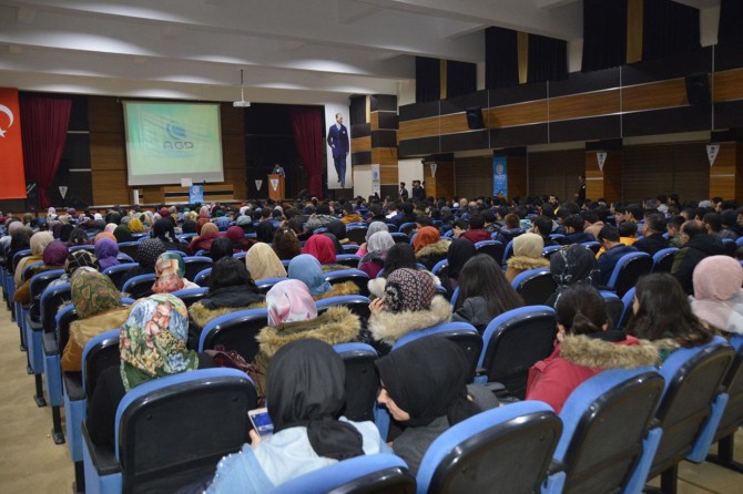 İslam'ın fethi ile dünyaya yeni bir nur geldi
