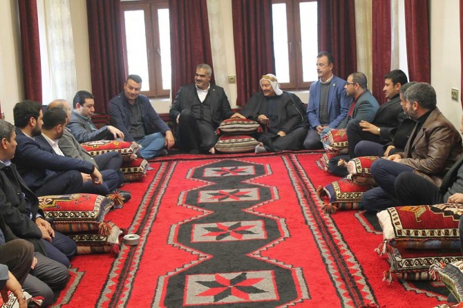 Kurtuluşa ancak özümüze dönerek ulaşabiliriz.