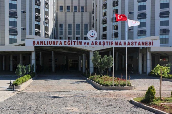 Seyir halindeki otomobile saldırı: Bir ölü, bir yaralı