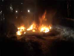 Diyarbakır Halkı Elektrik Kesintilerini Protesto Etmek İçin Yolları Kapattı