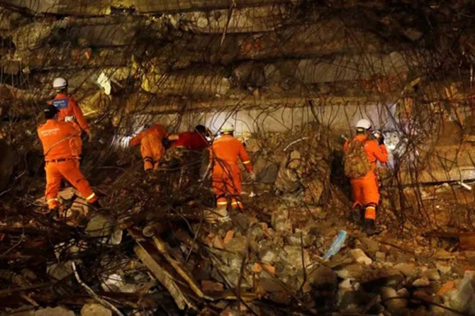 Kamboçya'da bina çökmesi: 10 ölü 23 yaralı