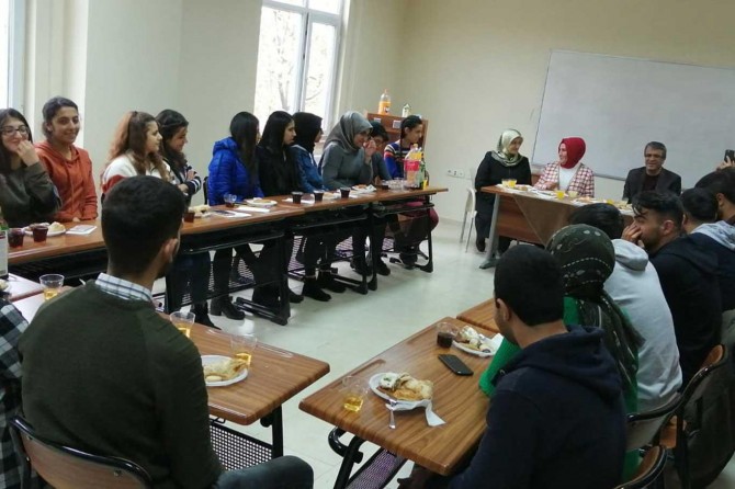 Üniversite adayları moral etkinliğinde buluştu