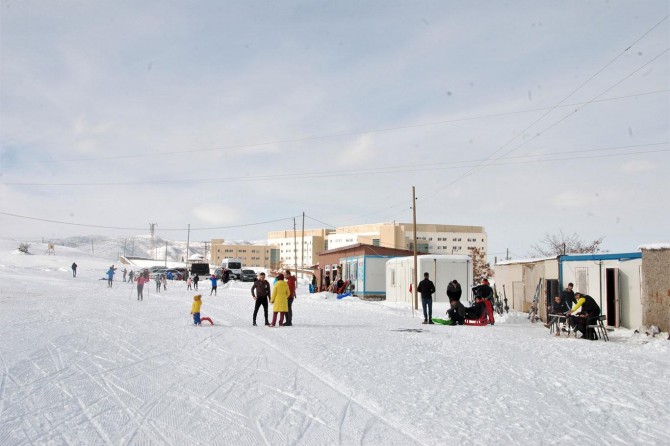 Bitlis'te kayak sezonu il birinciliği elemeleriyle başladı