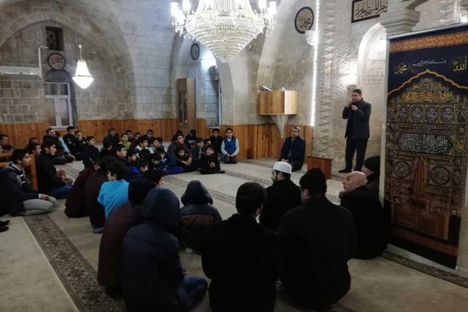 Adıyaman’da gençler camide buluştu