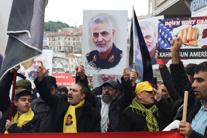 İstanbul'da Kasım Süleymani protestosu