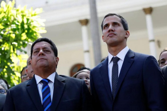 Venezuela'da Guaido kendini parlamento başkanı ilan etti