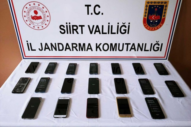 Siirt'te gümrük kaçağı cep telefonu ele geçirildi