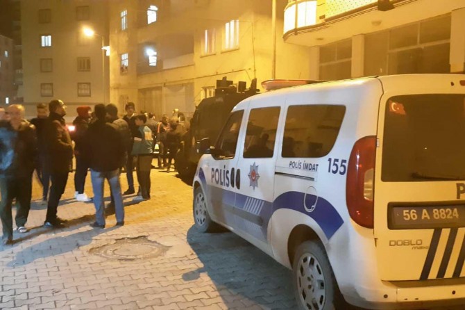 Siirt Bahçelievler Mahallesi'nde 6. kattan düşen kız ağır yaralandı