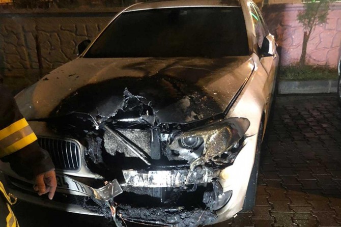 'Ailesine ait iki daire ve bir aracı yaktı' iddiası