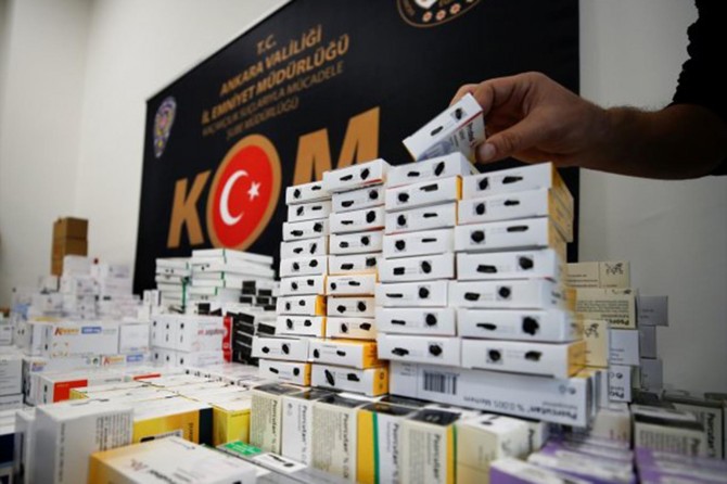 Örgüte gönderilecek 72 bin ilaç ele geçirildi