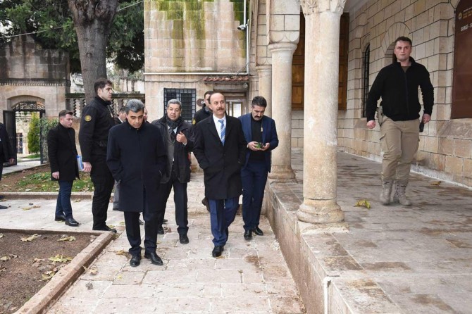 Vali Erin tarihi mekânlarda incelemelerde bulundu