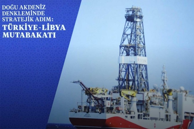 Cumhurbaşkanı Erdoğan'dan Putin'e 'Türkiye-Libya Mutabakatı' kitabı