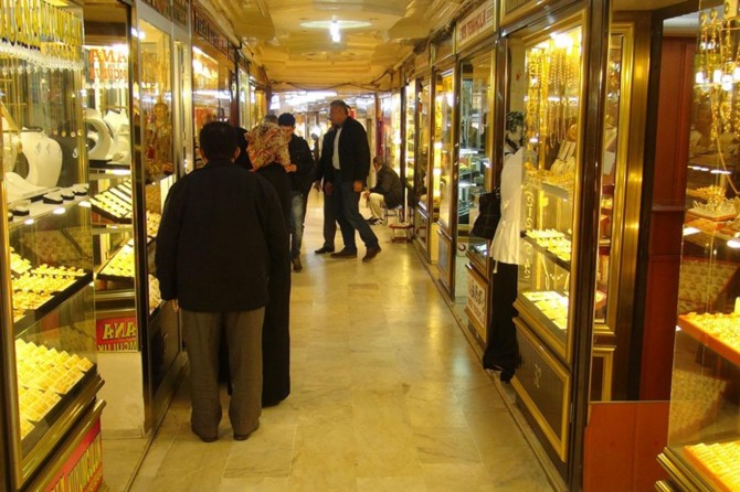 Kuyumcular: Piyasalar durgun önümüzü göremiyoruz