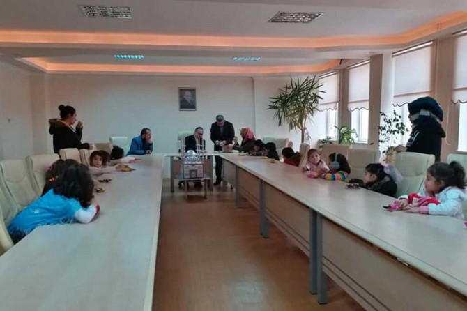 Minik öğrencilerden İdlib'e yardım duyarlılığı