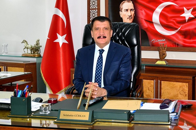 Basın kamuoyunu bilgilendirme açısından önemli bir görev ifa ediyor