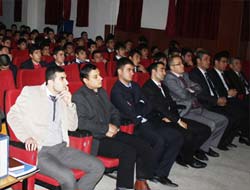 Mehmet Akif Kur'an Şairidir