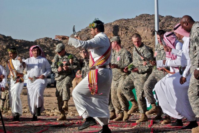 Trump askerlerimizi para karşılığı Suudi Arabistan'a satıyor