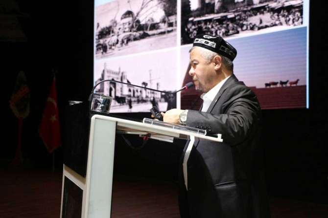 Doğu Türkistan'da 15 bin cami yok edildi