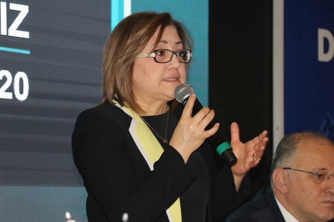 Fatma Şahin seçimde halka tanıttığı cami projesini değiştirdi