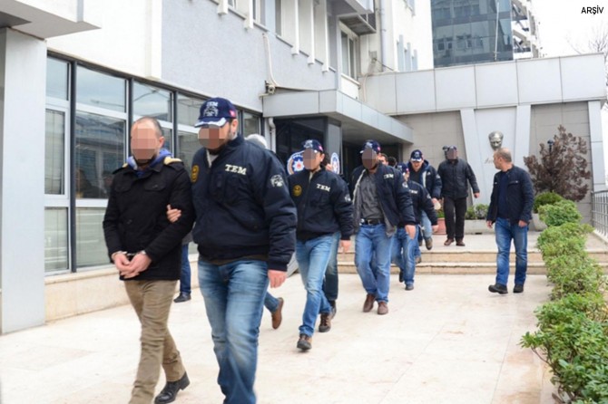 FETÖ operasyonunda 176 subay için yakalama kararı