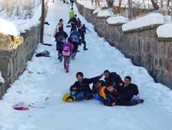 Bitlis'te Çocuklar İçin Her Yer Kayak Pisti