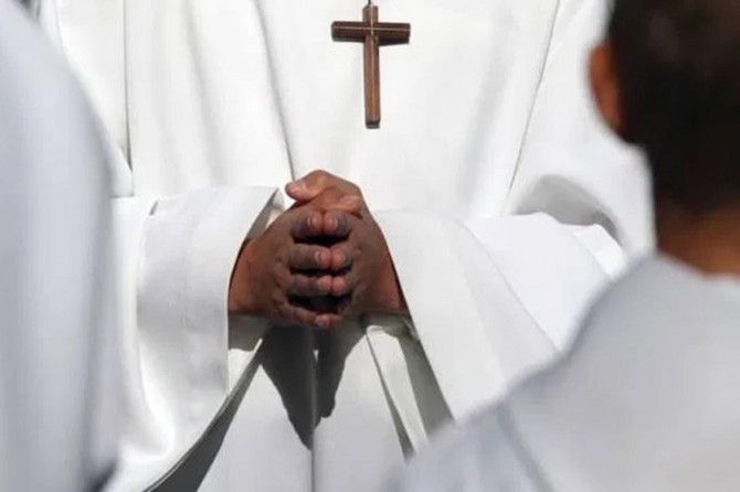 Katolik papazdan cinsel istismar itirafı