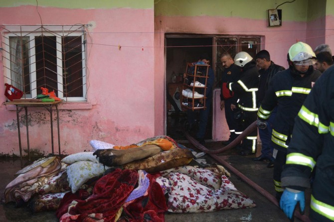 Evde çıkan yangın maddi hasara neden oldu