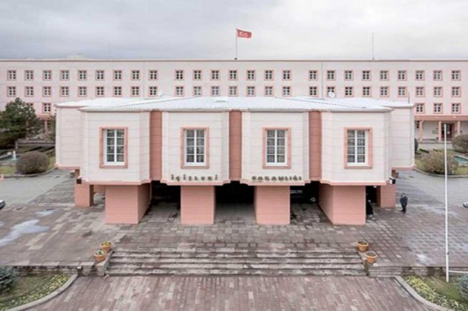 İçişleri Bakanlığı: 3 YTS sınır dışı edildi