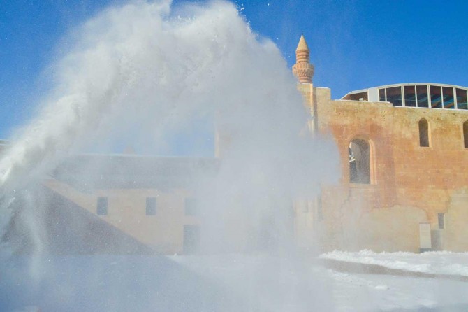 İshak Paşa Sarayında kar temizliği yapıldı