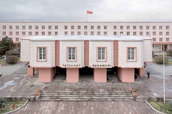 Wezareta Karên Hundir: 3 “şervanên terorîst ên bîyanî” hatin dersînorkirin
