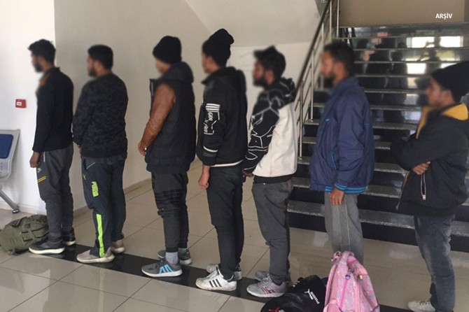Malatya'da 8 düzensiz göçmen yakalandı