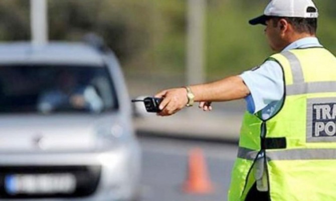 Denetimlerde 472 sürücüye para cezası
