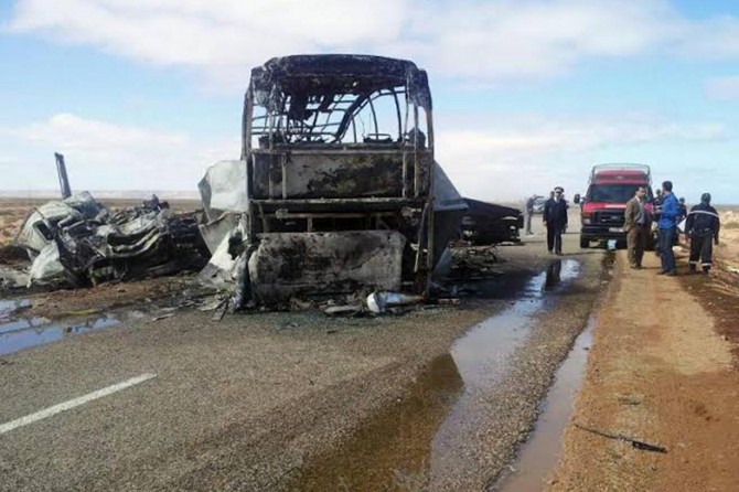 Li Cezayîrê otobusa rêwîyan qeza kir: 12 mirî 46 birîndar