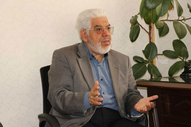 Gazeteci Burhan Bozgeyik: "Oyunlarla Cuma Camii'nin yapımı engellenemez"