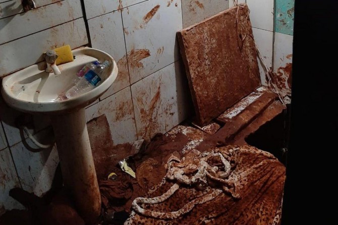 Nearly 100 prisoners escape from Paraguayan prison near Brazil border