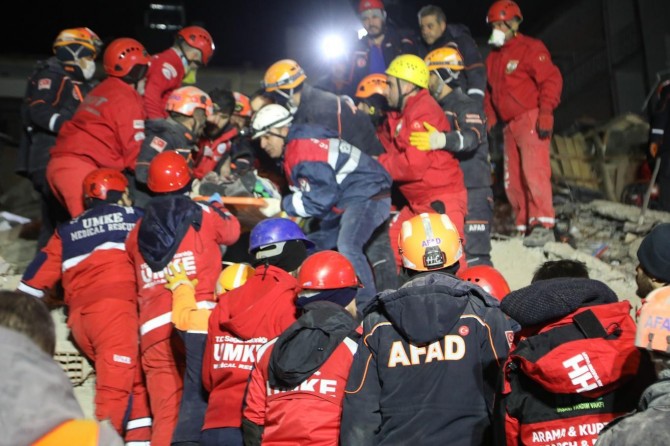 İletişim Başkanlığı, depreme ilişkin yayınlarda 'hassasiyet' çağrısı yaptı