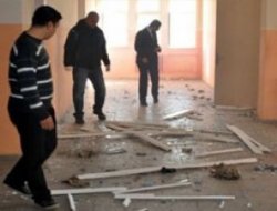 Cizre'de Okula Ses Bombalı Saldırı: 3 Yaralı