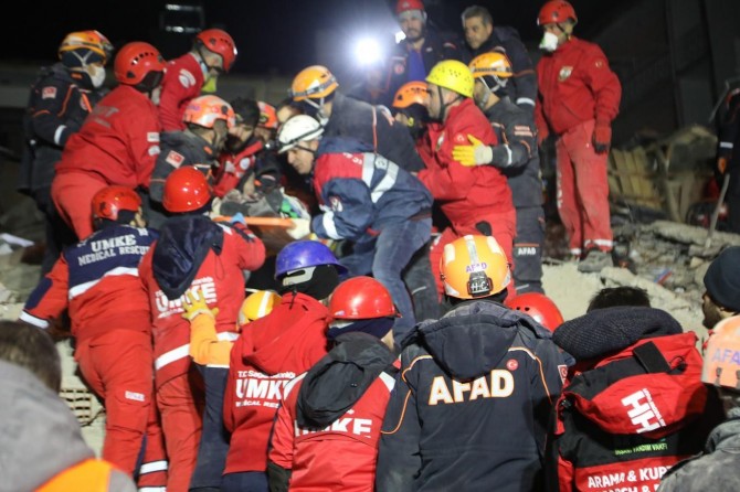 Elazığ'daki depremde hayatını kaybedenlerin sayısı 29'a yükseldi