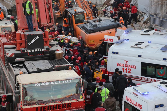Elazığ’daki depremde hayatını kaybedenlerin sayısı 38'e yükseldi