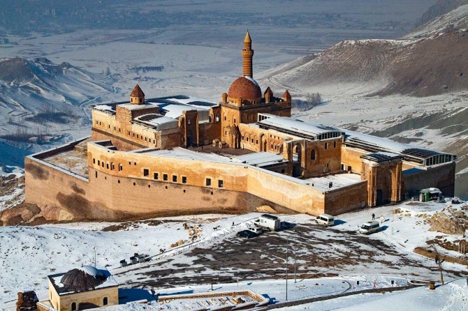 ​Turkey's favorite tourist destination and the Topkapı palace of Ağrı Province: Ishaq Pash