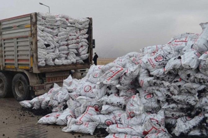 Elazığ ve Malatya'daki depremzedelere 30 bin ton kömür