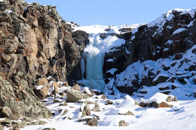 Ağrı'daki Toklu Şelalesi dondu