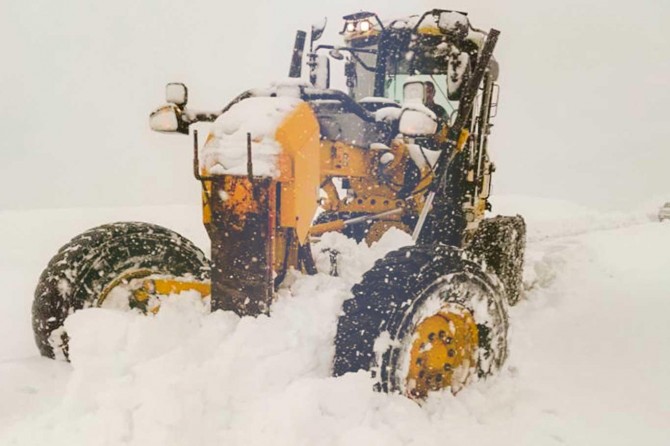 Kar yağışı nedeniyle kapanan 187 köy yolu ulaşıma açıldı