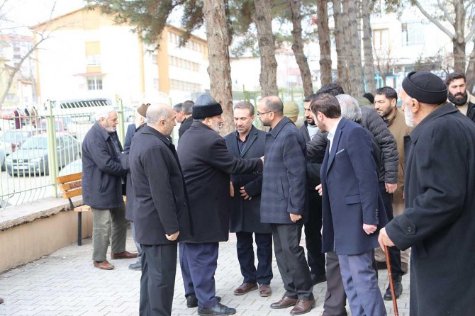 HÜDA PAR heyeti depremde hayatını kaybedenlerin taziyesine katıldı
