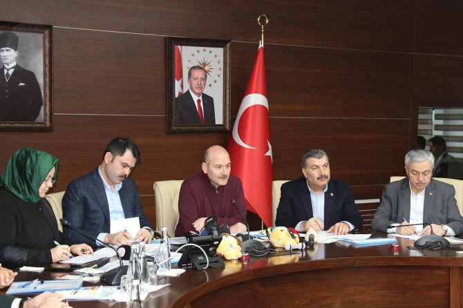 Bakanlar Elazığ’daki deprem ile ilgili son gelişmeleri kamuoyuyla paylaştılar