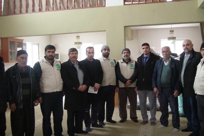 Gaziantep Şehitkamil Bilek Mahallesi depremzedeler için topladıkları yardımları Umut Kervanı'na teslim etti