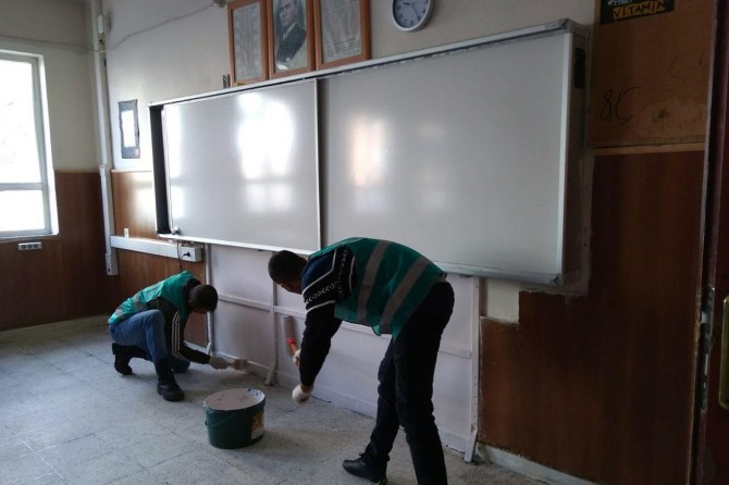 Adıyaman'daki mahkumlardan okul temizliği