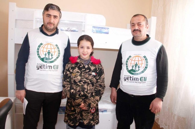 Avrupa Yetim Eli Buket'i hayal ettiği odasına kavuşturdu