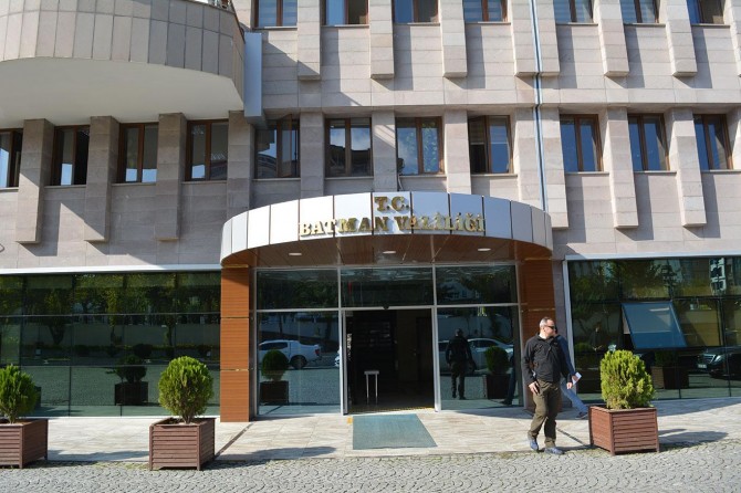 Batman Valiliğinden para toplayan dolandırıcılara karşı uyarı!